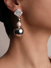 Load image into Gallery viewer, Twilight Earrings