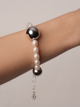 Load image into Gallery viewer, Crescent Bracelet