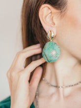 Load image into Gallery viewer, Summer Leaves Earrings Dore