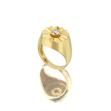 Load image into Gallery viewer, Queen Sparrow Ring