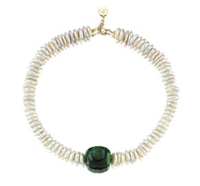 Load image into Gallery viewer, Dignity pearl necklace with Indian green carnelian natural stone