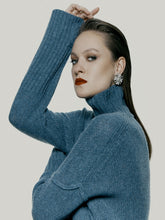 Load image into Gallery viewer, Insignia Earrings Lame bronze 18K gold plated with crystals