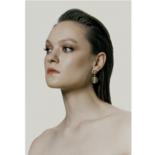 Load image into Gallery viewer, Queen Earrings