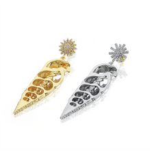 Load image into Gallery viewer, Earrings dore and lame pairs with labrodorite
